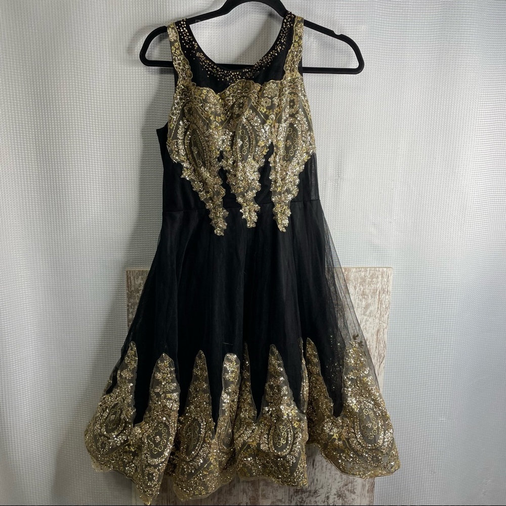 Formal Homecoming Prom Formal Short Tulle & Appliqué dress Size XS Black & Gold